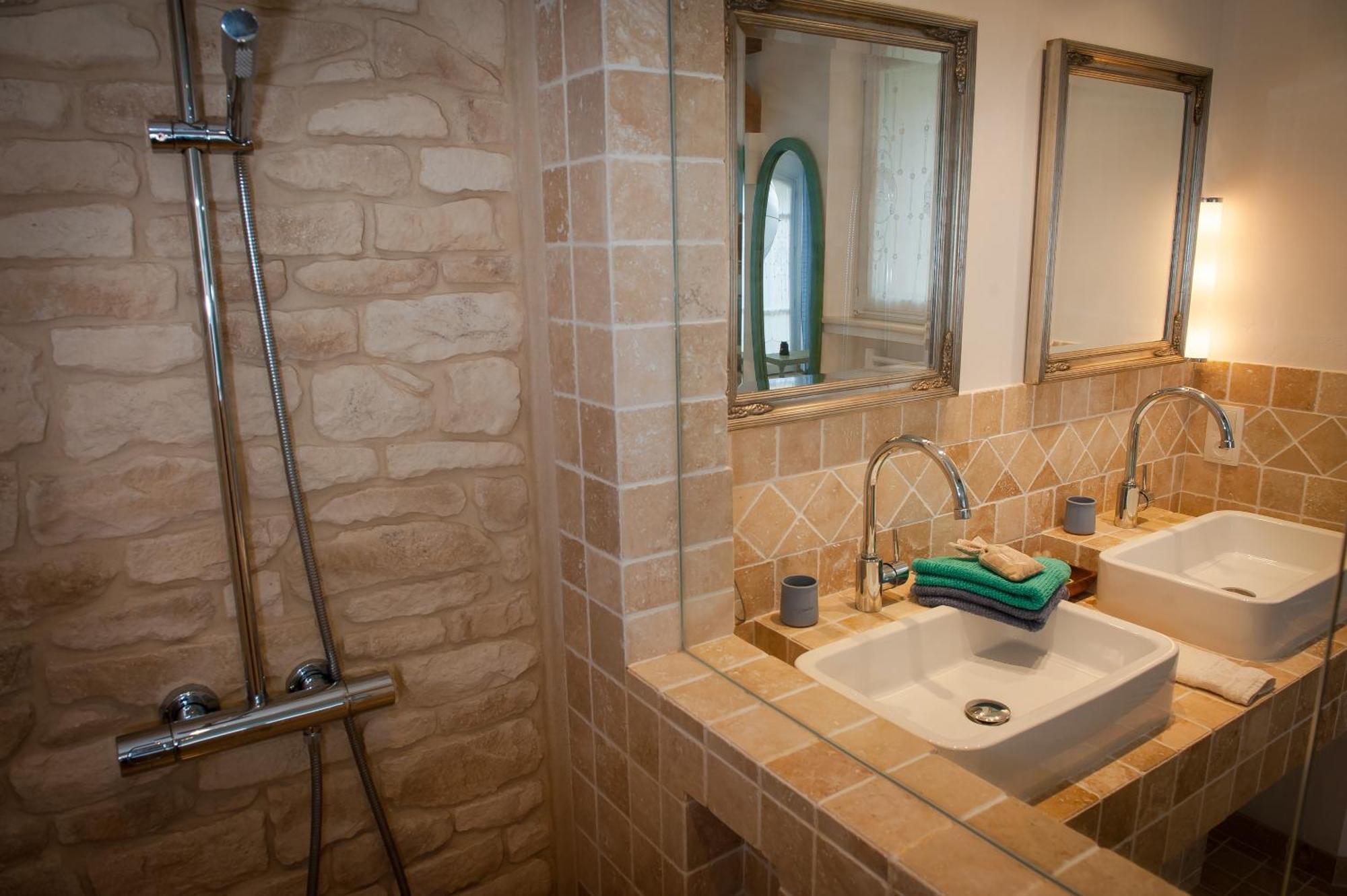 Les 4 Elements Bed and Breakfast Tourrettes-sur-Loup Kamer foto